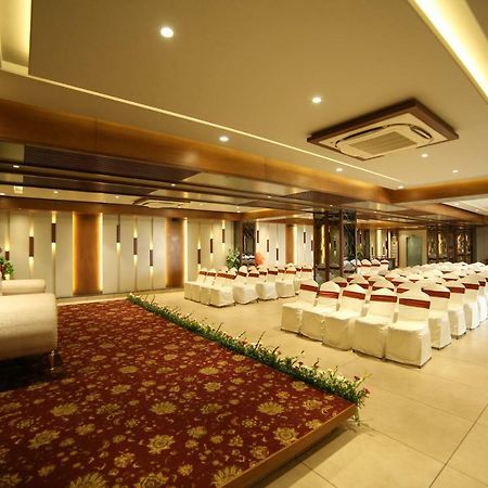 Hotel Avaante Ahmedabad Formerly Known As The Orchid Hotel ภายนอก รูปภาพ
