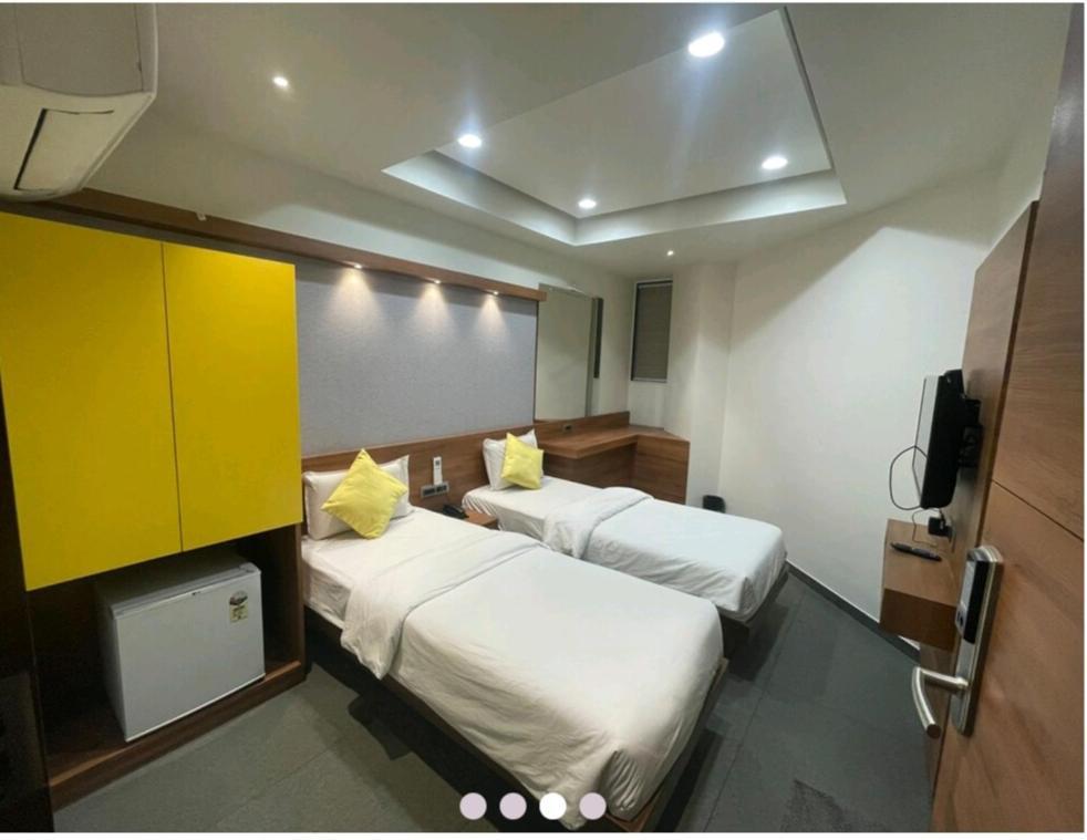 Hotel Avaante Ahmedabad Formerly Known As The Orchid Hotel ภายนอก รูปภาพ