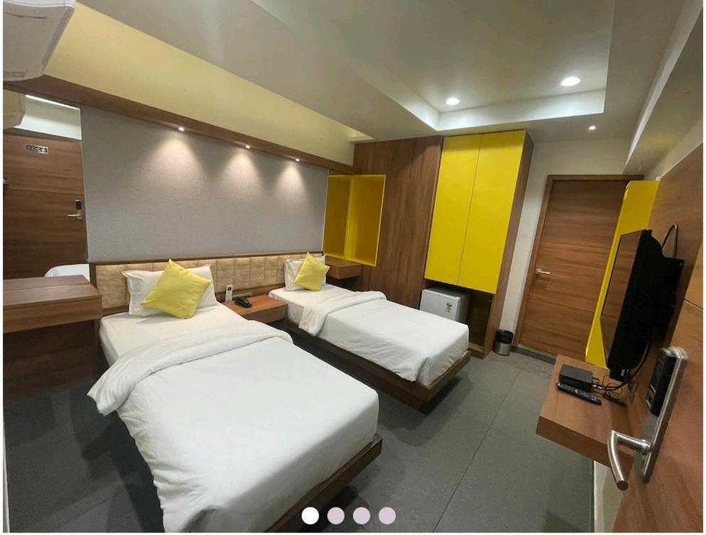 Hotel Avaante Ahmedabad Formerly Known As The Orchid Hotel ภายนอก รูปภาพ