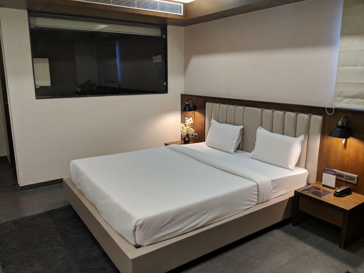 Hotel Avaante Ahmedabad Formerly Known As The Orchid Hotel ภายนอก รูปภาพ